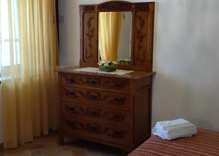 Podere Tre Cipressi מלון דירות קמפיליה מריטימה