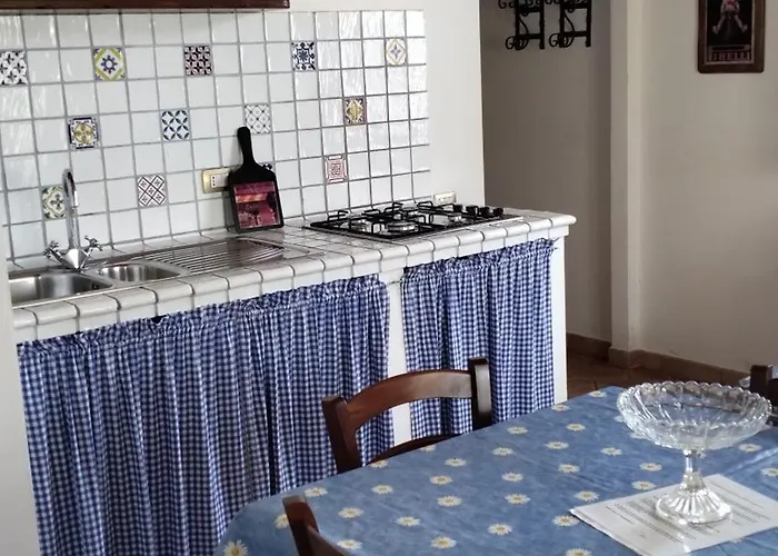 מלון דירות Podere Tre Cipressi 3*