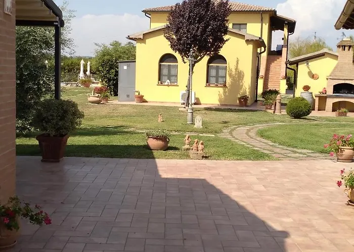 Podere Tre Cipressi מלון דירות קמפיליה מריטימה