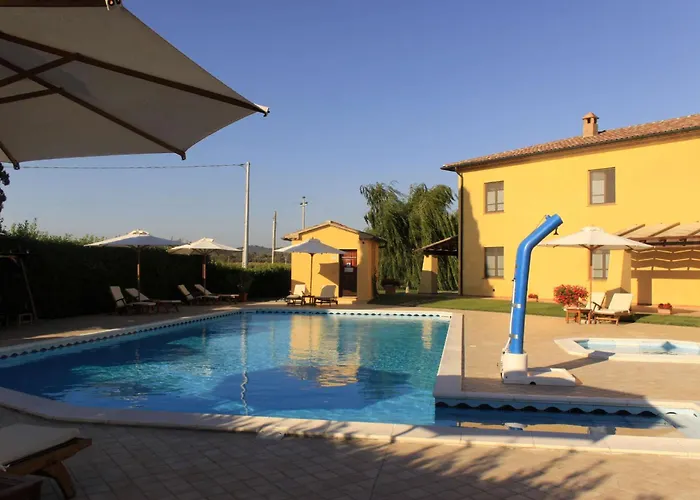 Podere Tre Cipressi 3* קמפיליה מריטימה