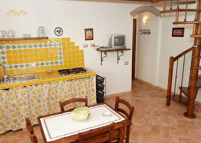 Podere Tre Cipressi מלון דירות 3*