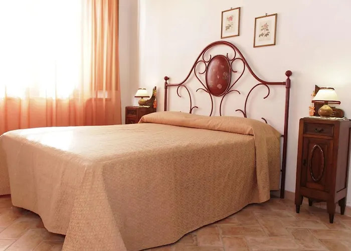 מלון דירות Podere Tre Cipressi 3*