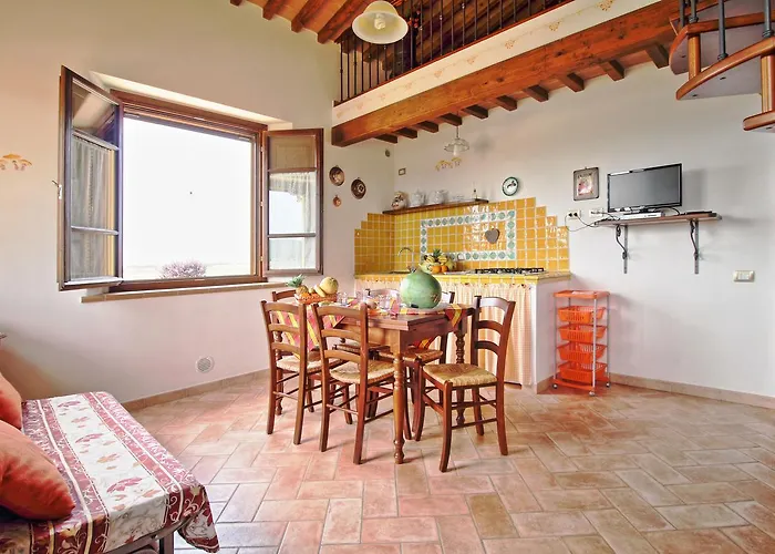 מלון דירות Podere Tre Cipressi 3*